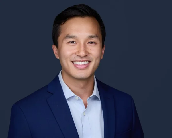 Professional financial services headshot example 2 - Main Line photography by Images by IBA