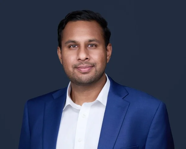 Professional financial services headshot example 3 - Main Line photography by Images by IBA